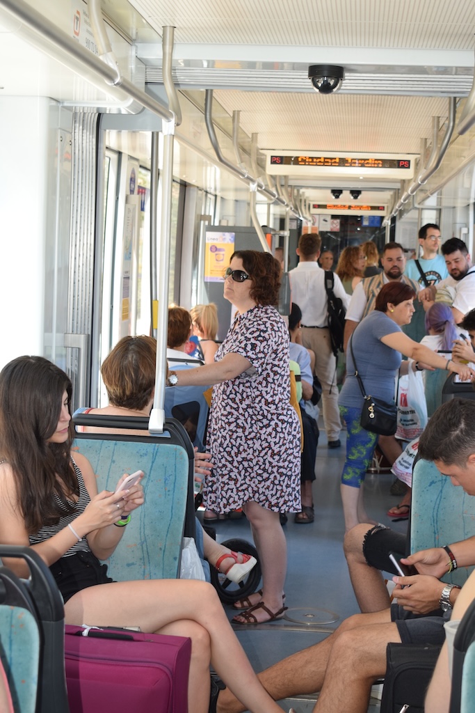 La Generalitat prorroga seis meses más la validez del Abono Joven Gratuito y las reducciones del 50% en los abonos de transporte y títulos multiviajes
