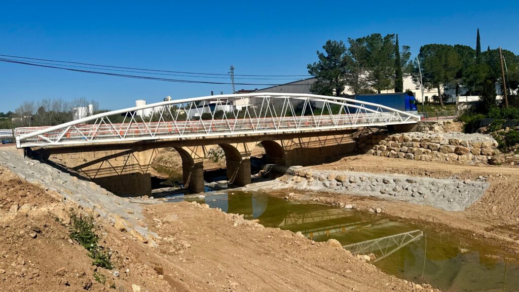 La Generalitat finaliza la primera gran obra de emergencia en dos tramos de la CV-50 afectados por las inundaciones tras invertir 1,62 millones de euros Restaurada la pasarela de ciclopeatonal