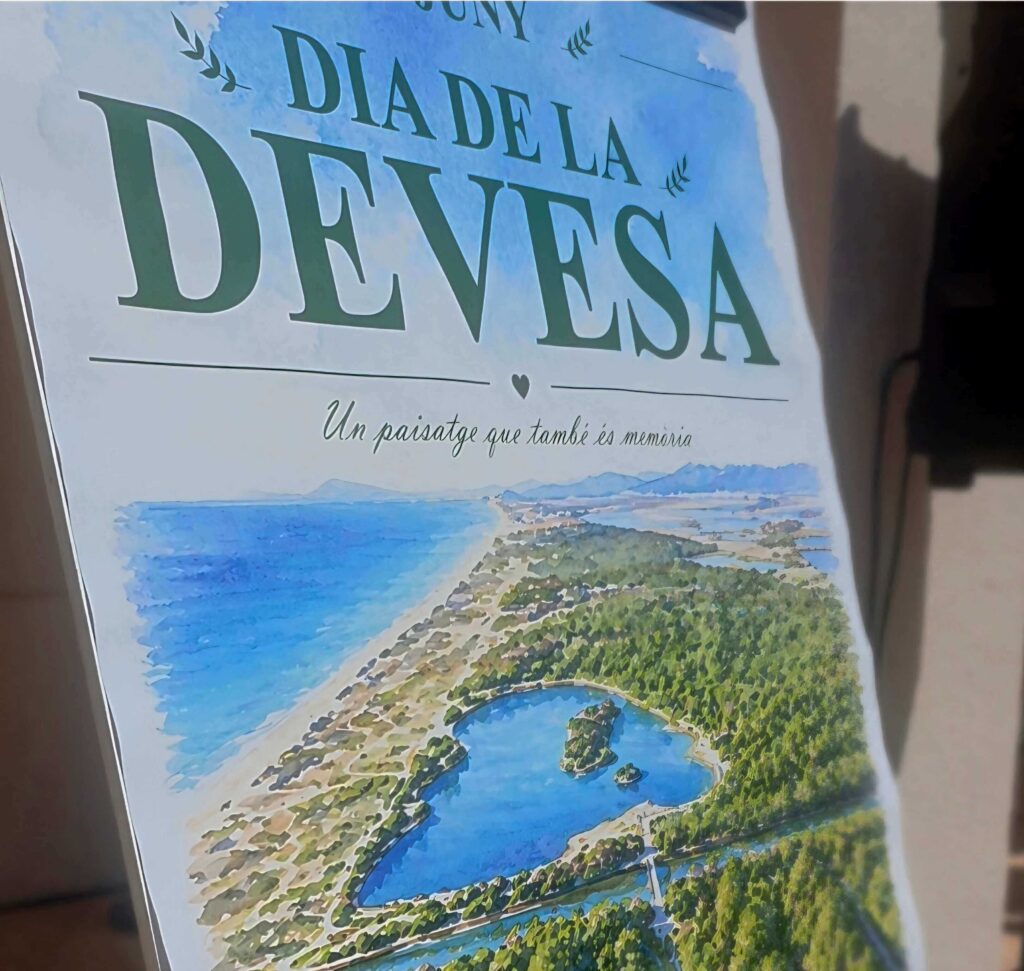 La Devesa celebra 99 años de conservación y mira hacia su centenario Cartel conmemorativo del Día de la Devesa 2026, celebrado en La Casa Forestal de El Saler con motivo del 99 aniversario de la protección de este espacio natural.